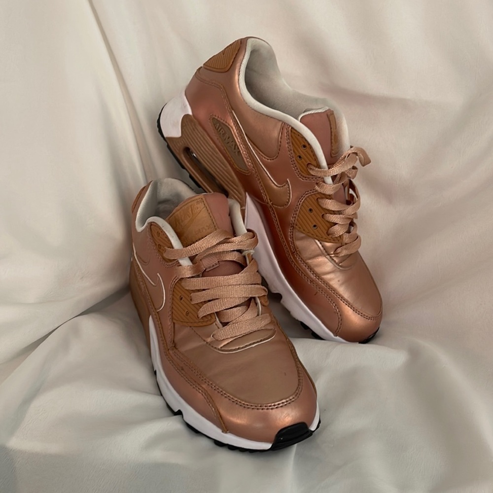 Nike Air Max 90 SE Sneakers